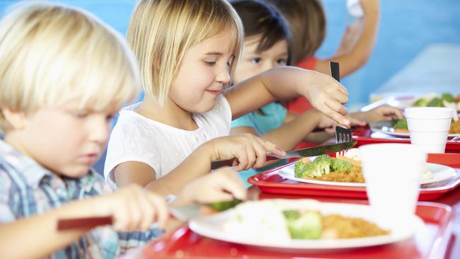 Studi: Menonton Video Masak Bikin Anak Gemar Makanan Sehat