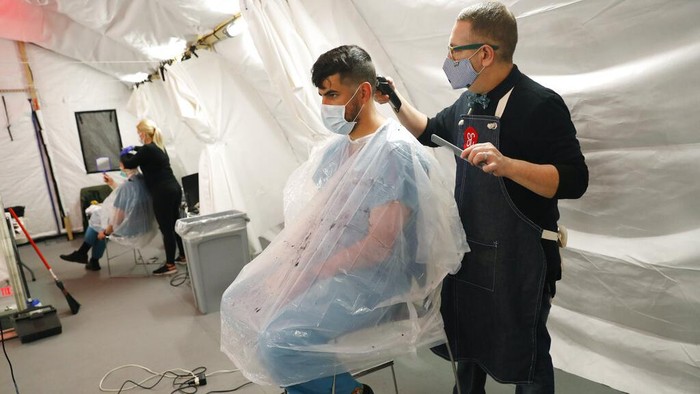 Salon Buka Saat Pandemi, Tukang Cukur Tularkan Corona ke Pelanggan