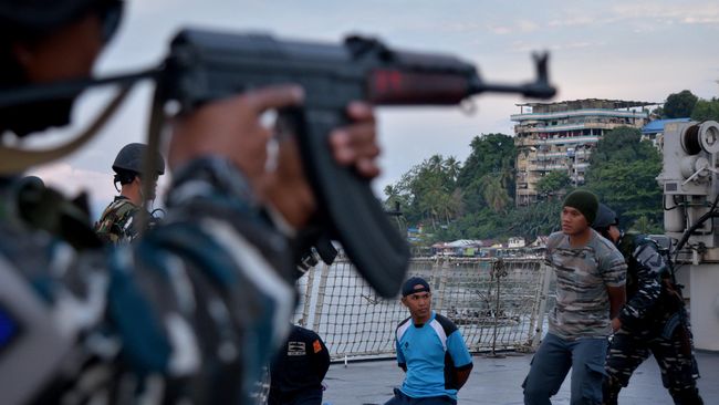 TNI AL Tangkap Empat Perompak Kapal Tanker di Perairan Batam