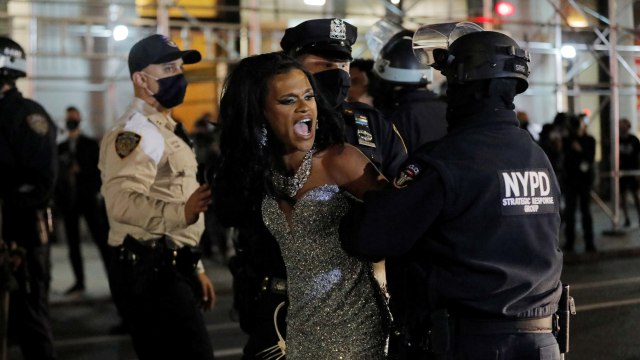 New York City Memanas Usai Pemilu AS, Demonstran Bentrok dengan Polisi