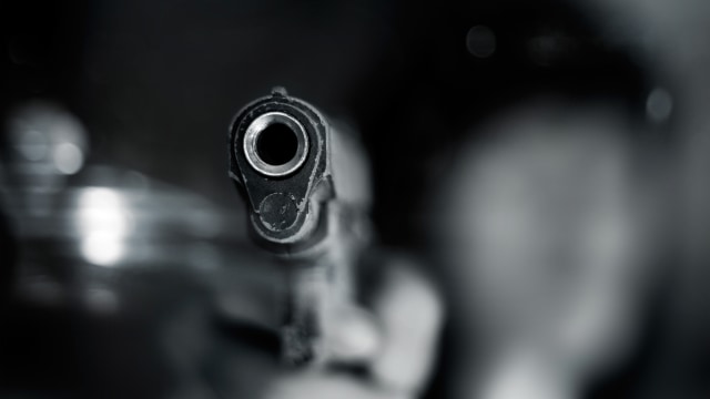 Pria Bersenjata Rampok Bank di Lampung, 3 Orang Ditembak