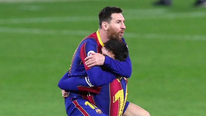 Top Skor Liga Spanyol: Lionel Messi Dekati Luis Suarez