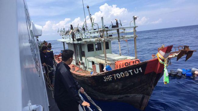 Curi Cumi-Rusak Dasar Laut Natuna, 6 Kapal Vietnam Ditangkap!