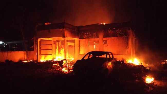 Viral Polsek Candipuro Dibakar Warga Kecewa Pelayanan, Polisi Siap Audit