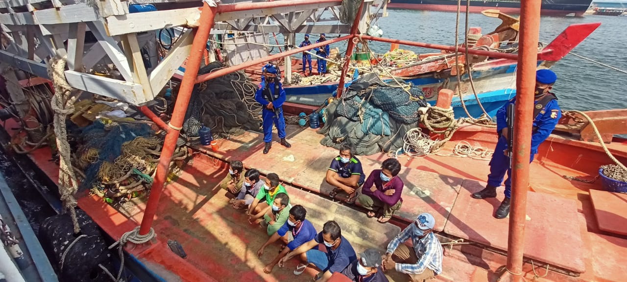 Korpolairud Baharkam Polri Amankan Kapal Ikan Berbendera Vietnam di Laut Natuna
