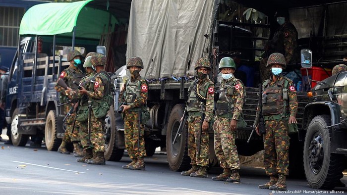 Pasukan Keamanan Myanmar Tembaki Penduduk Desa, 25 Orang Tewas