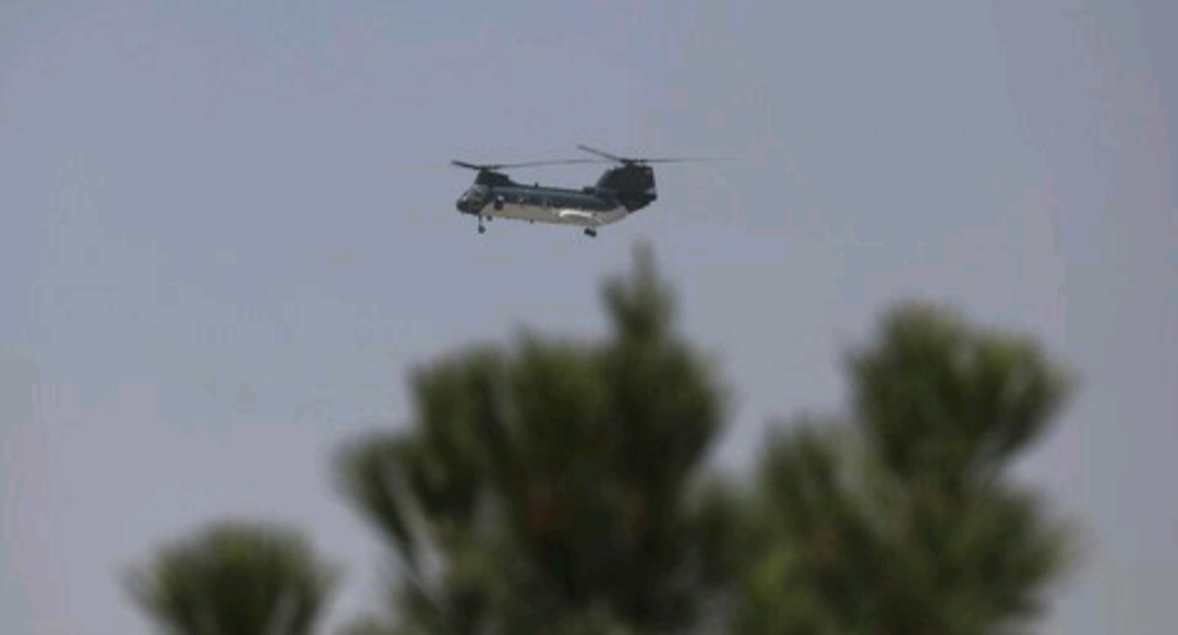 [VIDEO] Taliban Masuk Kabul, Diplomat AS Dievakuasi Pakai Helikopter