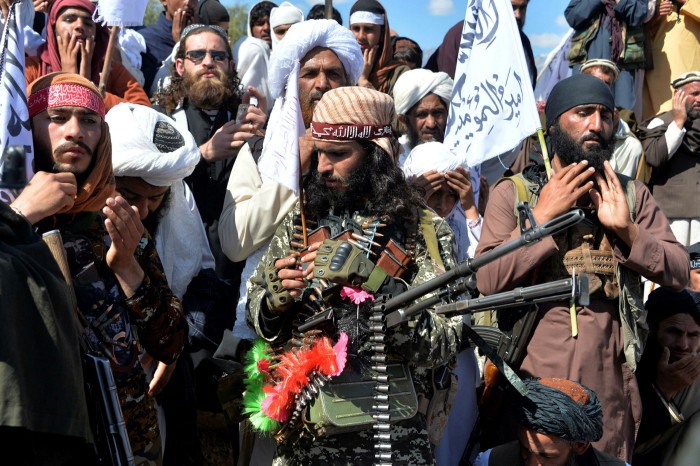 Taliban Rebut Kandahar dan 3 Kota Afghanistan, Dekati Kabul