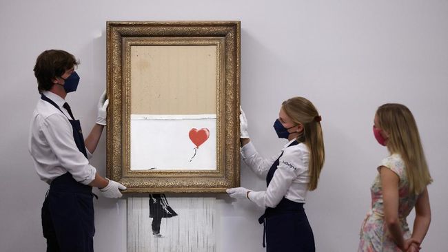Lukisan Robek Banksy Terjual Rp356 Miliar