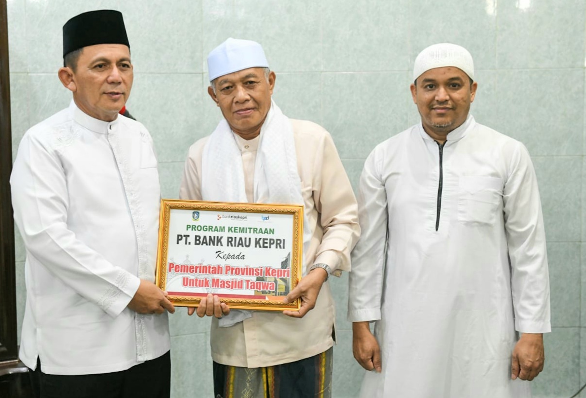 Safari Subuh di Masjid At-Taqwa Jalan Sumatera, Gubernur Ansar: Tanjungpinang Ini Ruang Tamu Harus Kita Poles