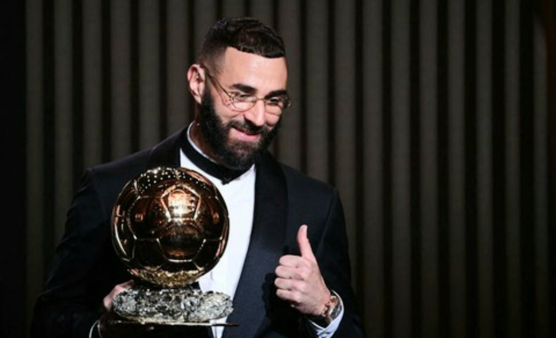 Karim Benzema Rebut Ballon d’Or, Gapai Mimpi Masa Kecil