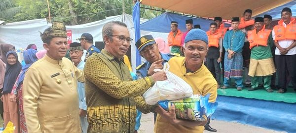 Peduli Nasib Nelayan, Ketua DPRD Karimun Hadiri Penyerahan E-Pas Kecil