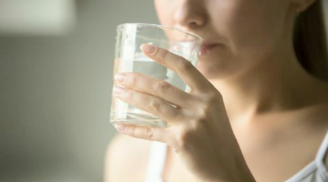 Pakar Ungkap Mitos di Balik Anjuran Minum 8 Gelas Air