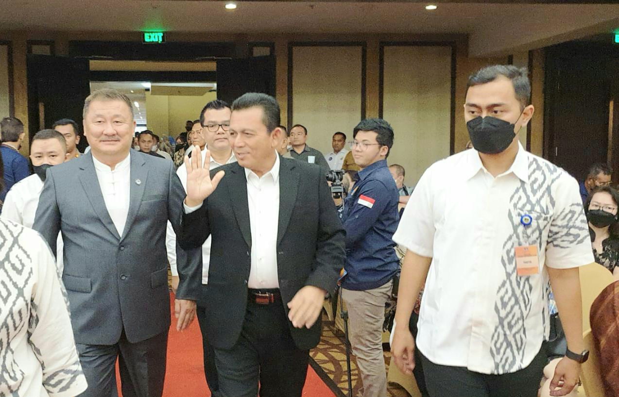 Hadiri Wisuda UIB XVIII, Gubernur Ansar Dorong Lahirkan SDM Unggul di Kepri