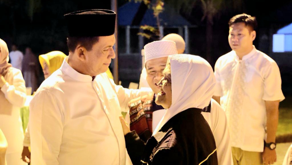 Gubernur Ansar Silaturahmi dan Peringati Isra Mi’raj Bersama Warga Tanjung Uban