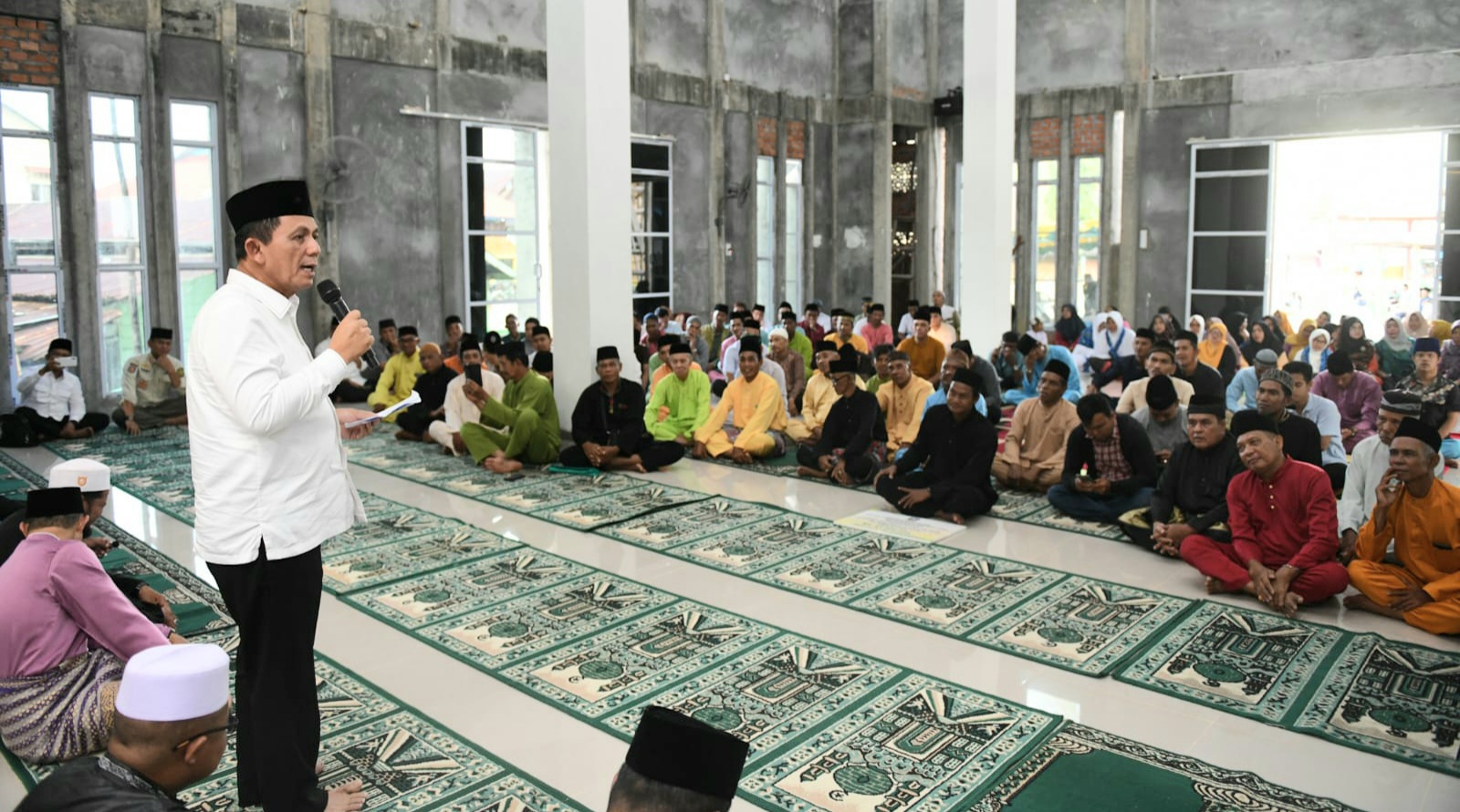 Safari Ramadhan, Gubernur Ansar Tinjau Renovasi Masjid At-Taqwa Penuba