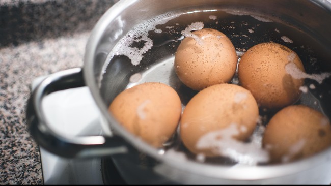 5 Cara Merebus Telur yang Benar agar Mudah Dikupas