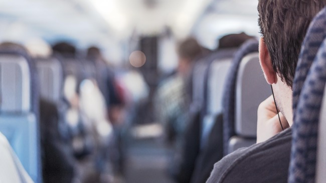 Daftar 6 Etika Buruk di Pesawat, Bikin Penumpang Lain Terganggu