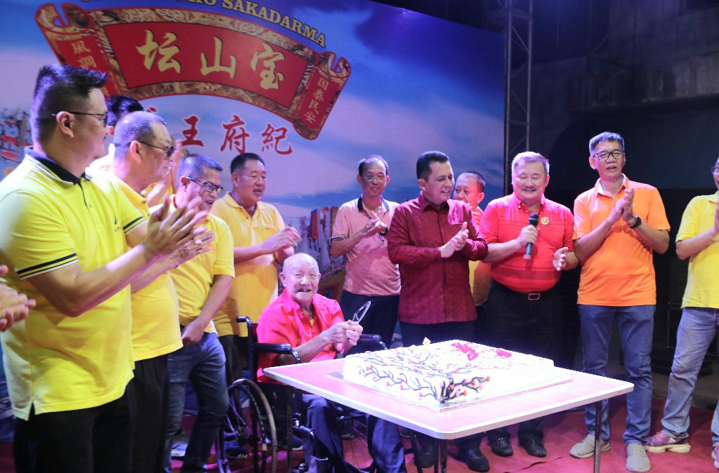Hadiri Perayaan Ulang Tahun Dewa Kie Hu Ong Ya di Batam, Ansar Tekankan Pererat Persatuan dan Kesatuan