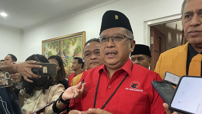 Respons Duet Prabowo-Gibran, Hasto Sebut Ganjar-Mahfud Gelorakan Anti-KKN