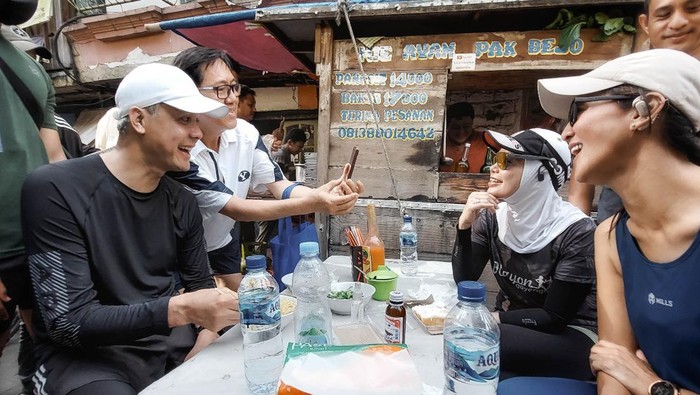 Ganjar CFD-an di Jakarta Lalu Sarapan Mie Ayam, Pedagang Kaget