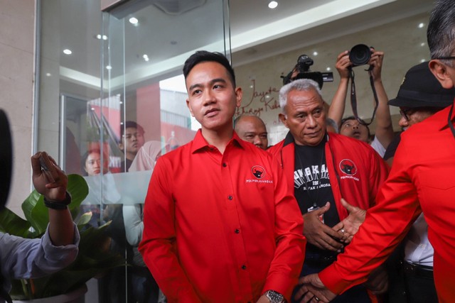 PDIP: Jadi Cawapres Prabowo, Secara De Facto Gibran Bukan Lagi Kader PDIP