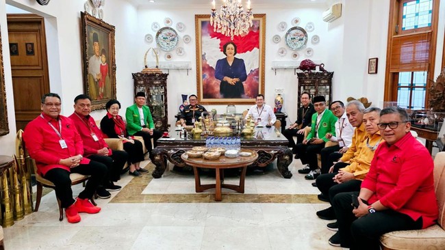 Megawati, Mardiono, OSO, HT Berangkat ke KPU Kawal Ganjar-Mahfud