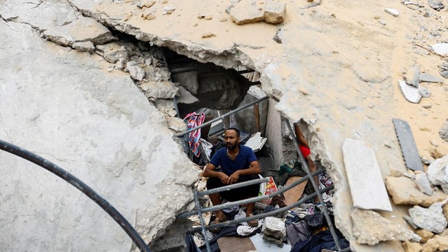 Israel Bom Kamp Pengungsi Palestina Terbesar di Gaza, 50 Orang Tewas