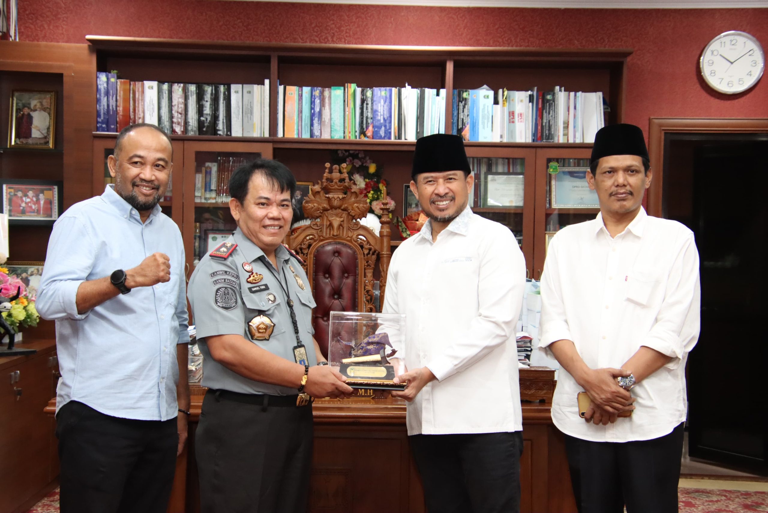 Kepala Imigrasi Kelas I Khusus TPI Batam Silaturahmi dengan Pimpinan DPRD Kota Batam