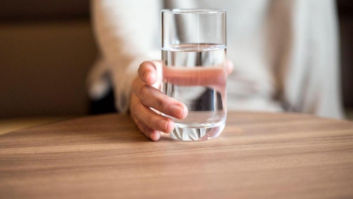 Begini Tips Minum Air Putih untuk Bantu Turunkan BB dari Pakar Diet