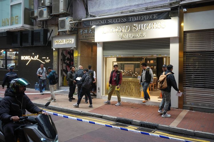 Kemenlu Ungkap 2 WNI yang Rampok Arloji Mewah di Hong Kong Dibebaskan dengan Jaminan, 4 Ditahan