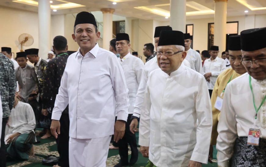 Wapres RI Ma’ruf Amin Bersama Gubernur Ansar Terawih di Masjid Al-Uswah Tanjungpinang