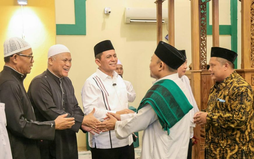 Terawih di Masjid Amanaul Ummah Batam, Ansar Serukan Istiqomah Dalam Beribadah