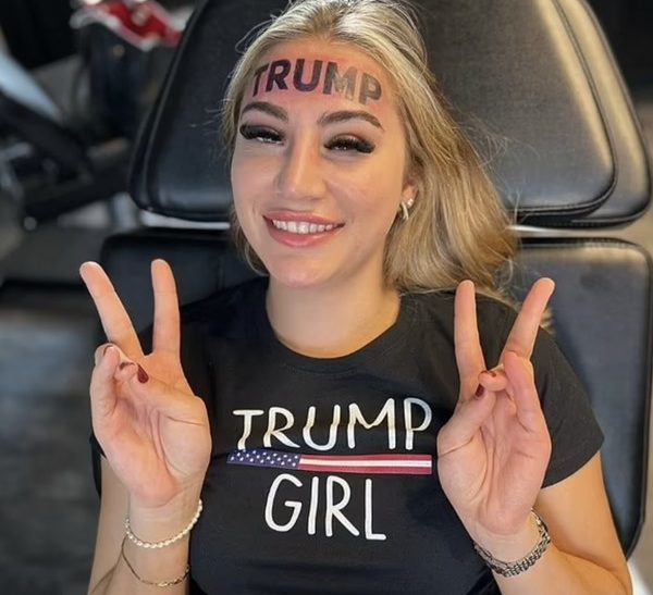 Influencer Fans Berat Donald Trump Rela Bikin Tato Bertuliskan ‘Trump’ di Dahi