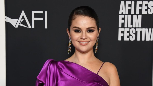 Selena Gomez Masuk ‘Geng’ Miliarder Bareng Taylor Swift-Kim Kardashian