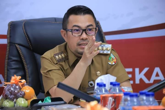 Profil dan Kekayaan Pj Walikota Pekanbaru Risnandar Mahiwa yang Di-OTT KPK