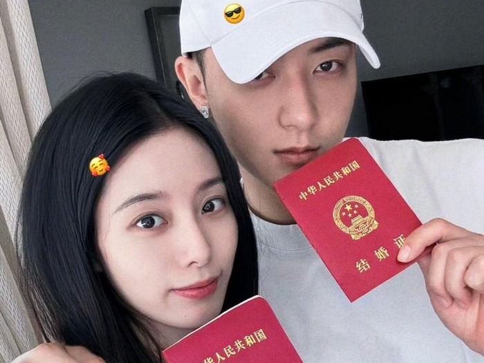 Perjalanan Cinta Tao eks EXO & Xu Yiyang Pamer Buku Nikah, Sah Jadi Pasutri